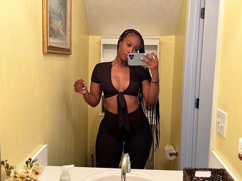 Header of akeylamarie