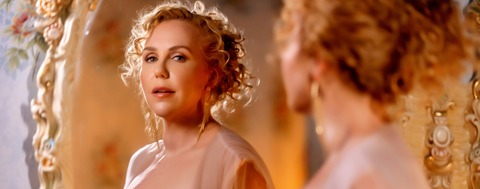 Header of holly