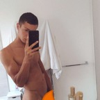 hunglad19 (Hung top) OnlyFans Leaked Pictures and Videos 

 profile picture