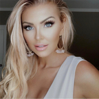 jamiemcguire (Jamie McGuire) free OnlyFans Leaks 

 profile picture