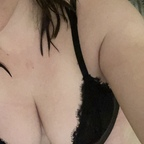 Elizabeth (@livingmybestlife2021) Leak OnlyFans 

 profile picture