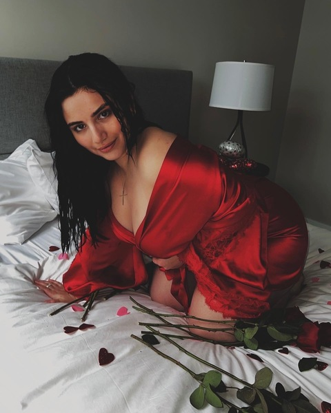 Header of ninaelizabethh