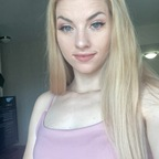 Queen 🐝 @queenbee2020 Leaked OnlyFans 

 profile picture