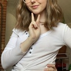 Maya (@strawberrymilk_xoxo) Leaked OnlyFans 

 profile picture