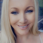thefamousmommy2 (The Famous Mommy) OnlyFans Leaked Videos and Pictures 

 profile picture