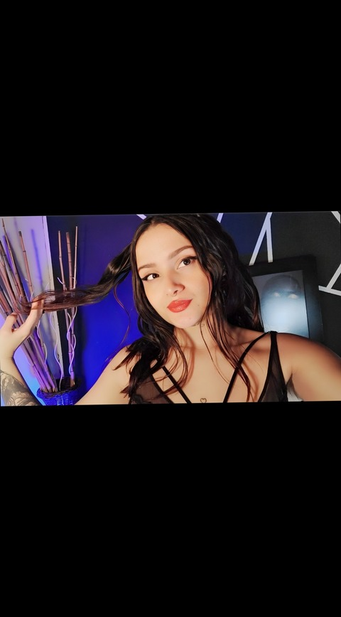 Header of viviana