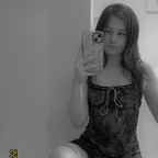 Onlyfans leak xxemilyyxo 

 profile picture