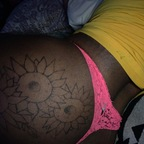yellowcanary19 (Yellow Canary 😋💧) free OnlyFans content 

 profile picture